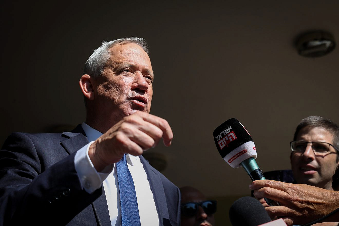 Blue and White party chairman Benny Gantz casts his ballot at a voting station in Rosh HaAyin, during the Knesset Elections, on September 17, 2019. Photo by Noam Revkin Fenton/Flash90