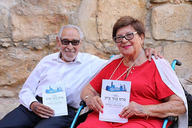 Harold “Smoky” Simon displays his Nefesh B’Nefesh’s Sylvan Adams Bonei Zion Lifetime Achievement Award, Sept. 24, 2019. Source: Nefesh B’Nefesh via Facebook.