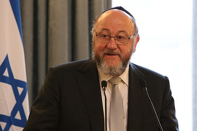 Chief Rabbi Ephraim Mirvis of the United Kingdom speaks at a Holocaust Memorial Day event on Jan. 23, 2018. Credit: UK Foreign and Commonwealth Office.