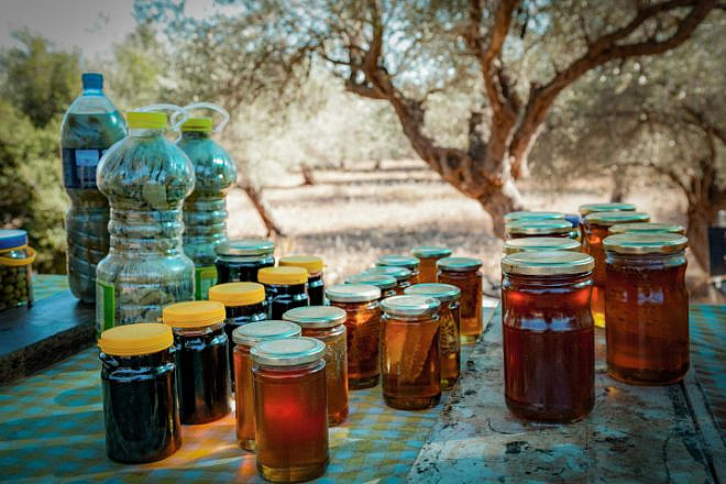 Honey sold by Israeli Druze at a roadside stand in the Carmel area of northern Israel, July 29, 2017. Photo by Anat Hermony/Flash90.