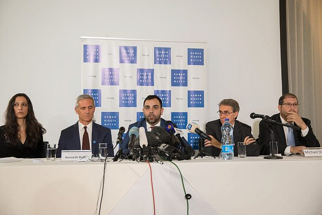 Omar Shakir of Human Rights Watch speaks during a press conference at a Jerusalem hotel ahead of his expulsion from Israel, Nov. 24, 2019. Photo by Olivier Fitoussi/Flash90.