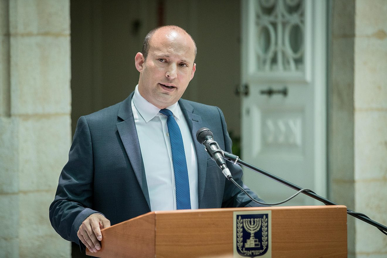 Naftali Bennett speaks during exchange ceremony of ministers, held at the Ministry of Education in Jerusalem, on June 26, 2019. Photo by Yonatan Sindel/Flash90