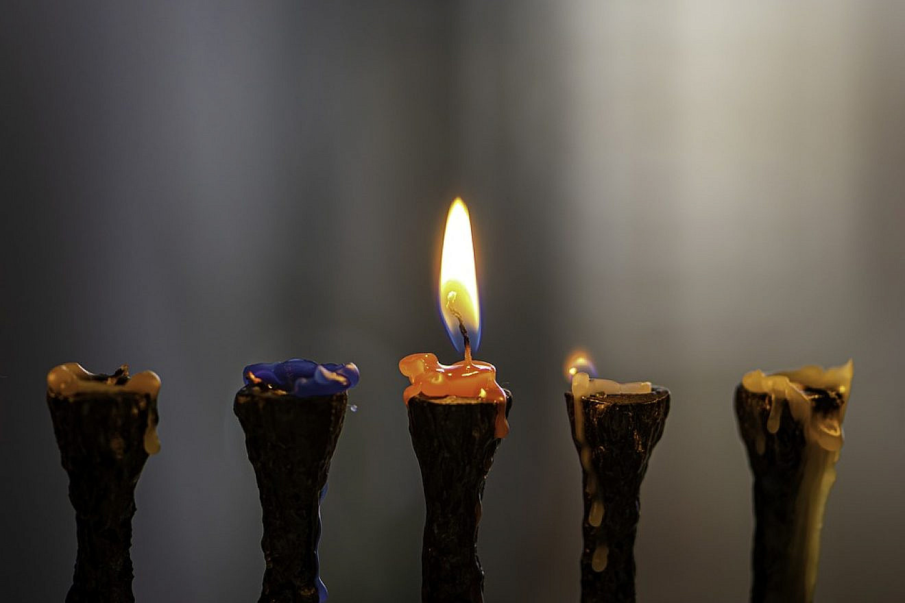 The Chanukah menorah. Credit: Pixabay.