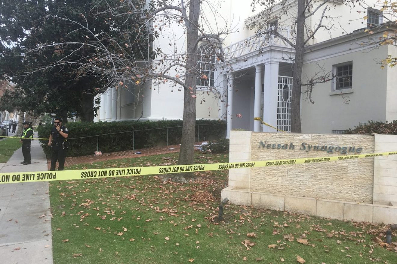 Beverly Hills Police Department officers are seen outside the Nessah Synagogue in Los Angeles on Dec. 14, 2019. Photo by Ryan Torok.