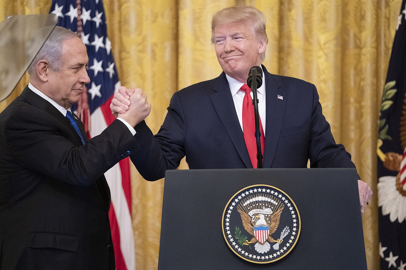 Israeli Prime Minister Benjamin Netanyahu and U.S. President Donald Trump at a press conference announcing the Trump administration’s Mideast peace plan, Jan. 28, 2020. Credit: Shealah Craighead/Official White House Photo.