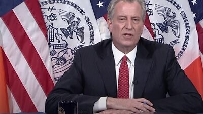 New York City Mayor Bill de Blasio issuing an apology for his tweet regarding a Jewish funeral during the coronavirus pandemic. Source: Screenshot.
