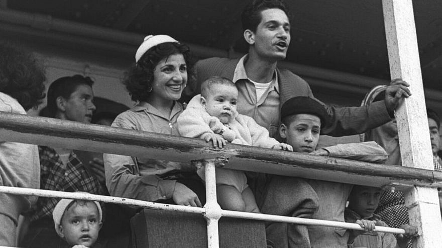 Moroccan Jewish immigrants landing at the Haifa port in 1954. Photo by Fritz Cohen/GPO.