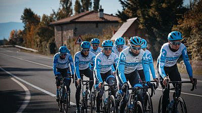 Team Israel Start Up Nation training in Spain. Credit: Noa Arnon.