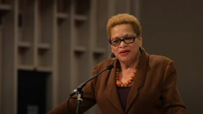 Author and commentator Julianne Malveaux delivers an address at 
St. Mark's United Methodist Church in  Sacramento, California, in 2019. Source: Screenshot.