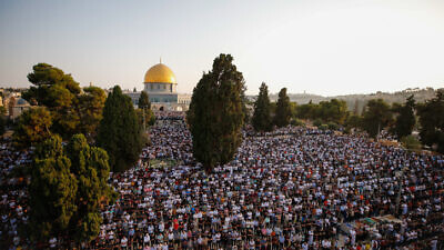 Eid al-Adha prayers on the Temple Mount in Jerusalem's Old City, July 20, 2021. Photo by Jamal Awad/Flash90.