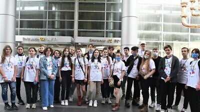 The International Christian Embassy Jerusalem sponsored aliyah flights for 105 SELA students from former Soviet republics who are coming to study in Israel, Oct. 13, 2021. Credit: Courtesy of the Jewish Agency for Israel.