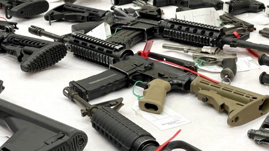 Illegal weapons seized by the Israel Police, Nov. 8, 2021. Credit: Israel Police.