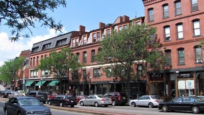 Washington Street, Brookline Village Massachusetts, 2010. Credit: John Phelan via Wikimedia Commons.