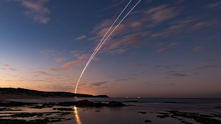 An Arrow 3 interceptor being launched during a flight test in central Israel, Jan 18, 2022. Photo by Avichai Socher.