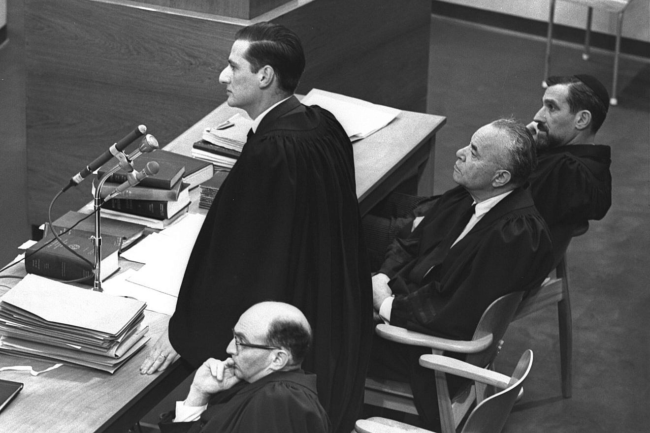 Israeli prosecutor Gavriel Bach at the Jerusalem trial of Adolf Eichmann, April 18, 1961. Seated are prosecutors Gideon Hausner, Jacob Robinson and Jacob Breuer. Credit: Wikimedia Commons.