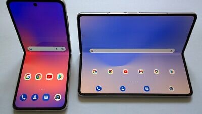 Samsung Galaxy Z Flip3 5G and Samsung Galaxy Z Fold3 5G. Credit: Wikimedia Commons.