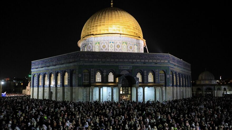 Tens of thousands of Muslim worshippers pray at the Al-Aqsa mosque compound on Qadr Night (Laylat al-Qadr) during the month of Ramadan in Jerusalem's Old City, April 27, 2022. Photo by Jamal Awad/Flash90.