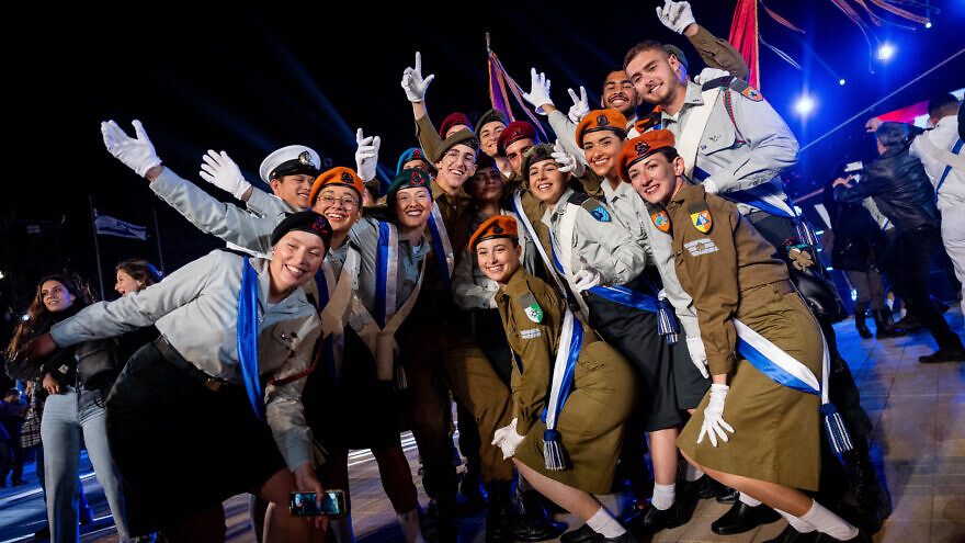 Israeli soldiers dance at the 74th anniversary Independence Day ceremony at Mount Herzl in Jerusalem on May 4, 2022. Photo by Yonatan Sindel/Flash90.