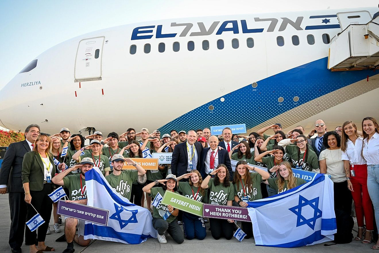 Forty 40 future lone soldiers arrive at Ben-Gurion International Airport to serve in the Israel Defense Forces on Aug. 17, 2022. Photo by Shahar Azran.
