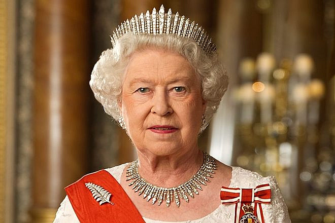 Queen Elizabeth II in the Blue Room of Buckingham Palace. Credit: Julian Calder via Wikimedia Commons.