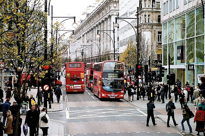 Oxford Street in the West End of London. Credit: Wikimedia Commons.