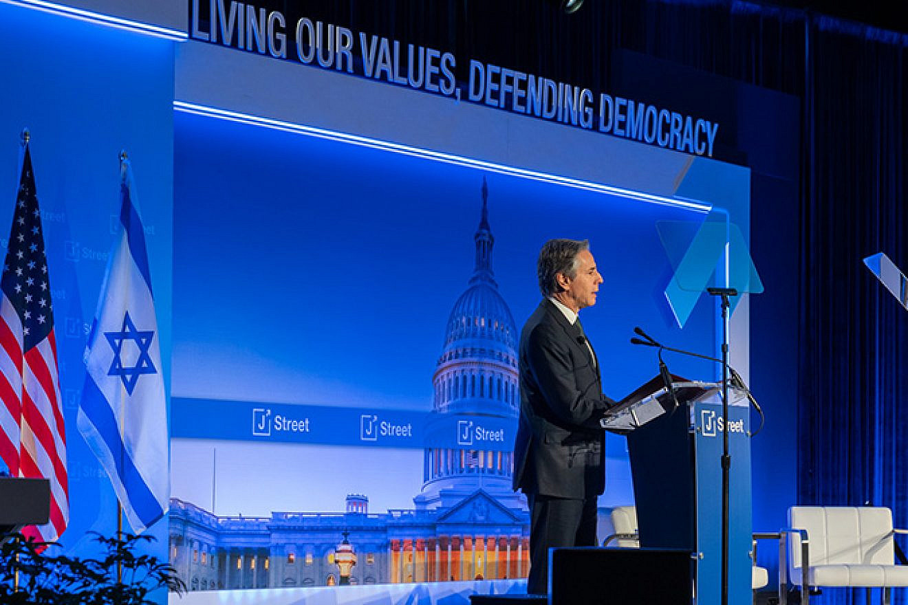 U.S. Secretary of State Antony J. Blinken delivers a speech at the J Street National Conference in Washington, DC., Dec. 4, 2022. Credit: State Department Photo by Ron Przysucha/Public Domain.