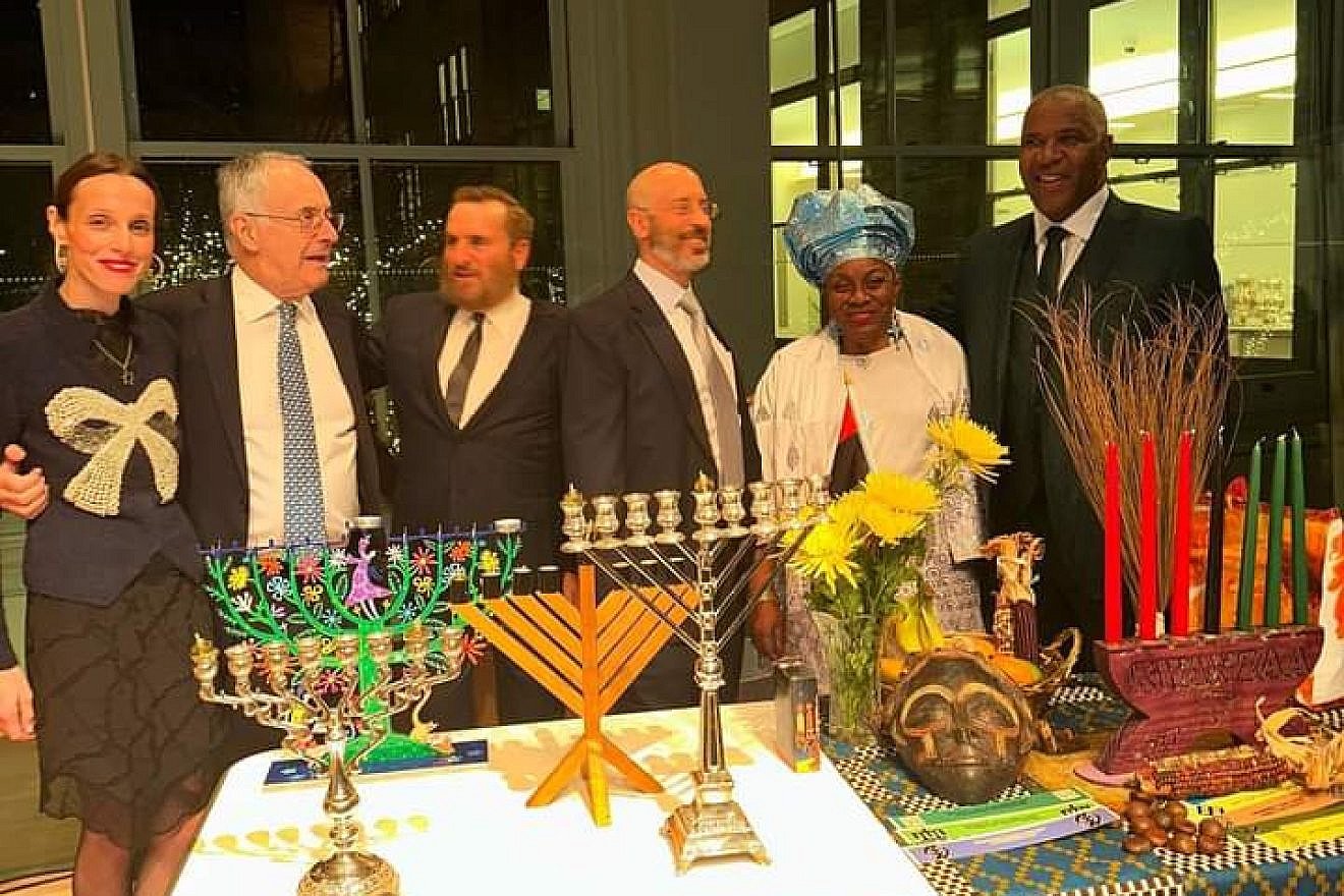 Lady Anya and Clive Gillinson, Rabbi Shmuley Boteach, Elisha Wiesel, Deborah Oguamah, Robert Smith