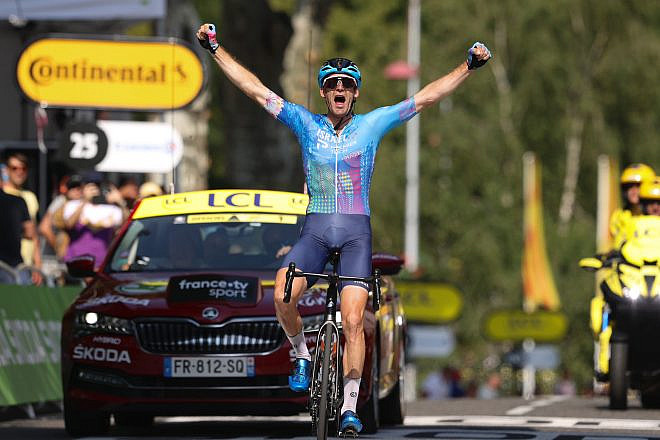 Israel-Premier Tech's Hugo Houle winning stage 16 of the 2022 Tour de France, July 19, 2022. Credit: Sprint Cycling.
