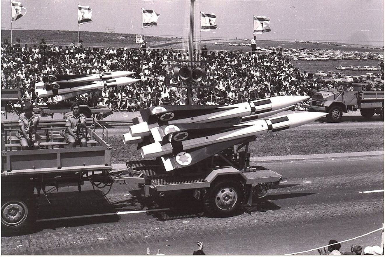 U.S.-made MIM-23 Hawk anti-aircraft missiles on display at a military parade in Tel Aviv in 1965. Credit: Avraham Amir via Wikimedia Commons.