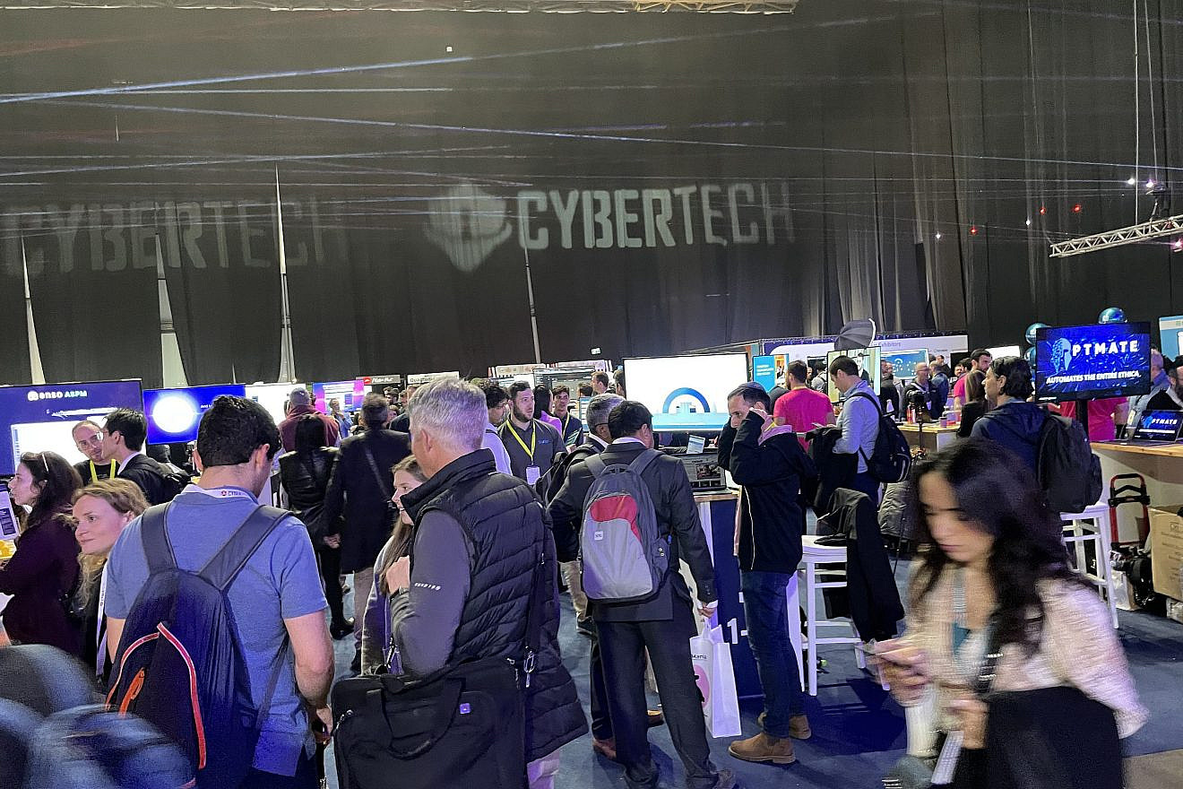 People check out the booths at Cybertech Global TLV 2023. Photo by Judith Segaloff.