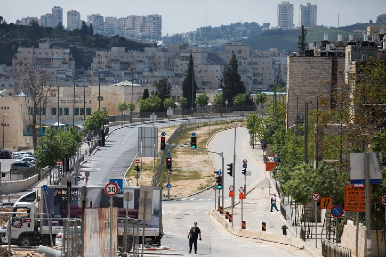 A main street in Neve Ya'akov, Jerusalem, April 12, 2020. Photo by Nati Shohat/Flash90.