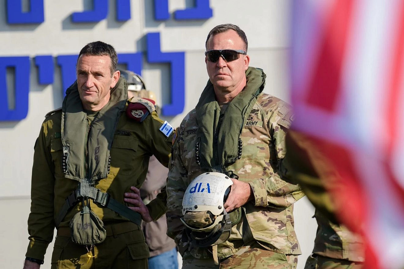 IDF Chief of Staff Lt. Gen. Herzi Halevi (left) with U.S. CENTCOM commander Gen. Michael Erik Kurilla during the "Juniper Oak" joint exercise in Israel, January 2023. Credit: IDF Spokesperson's Unit.