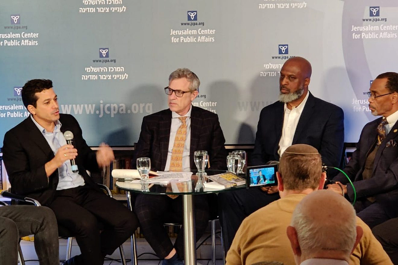Israeli Minister for Diaspora Affairs Amichai Chikli speaks with South African and African-American religious leaders at an event at the Jerusalem Center for Public Affairs. Source: Jerusalem Center for Public Affairs.