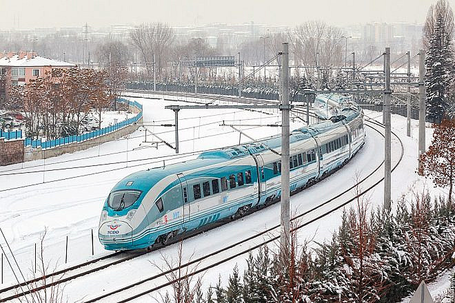 A Siemens-made high-speed train in Ankara, Turkey. Credit: mikhail.krivyy/TrainPix via Wikimedia Commons.