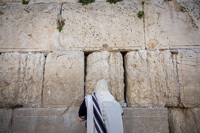 The Western Wall in the Old City of Jerusalem, March 31, 2022. Photo by Yonatan Sindel/Flash90.
