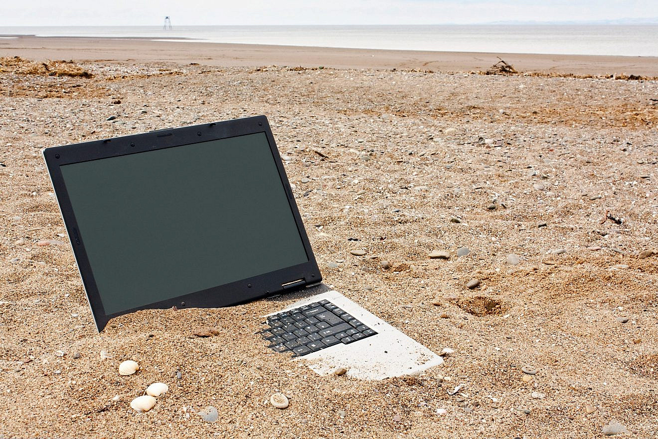 Abandoned laptop. Credit: stocksolutions/Shutterstock.