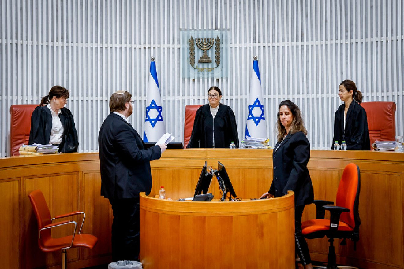 Former Supreme Court President Esther Hayut (center) arrives for a hearing in Jerusalem, Dec. 8, 2022. Photo by Olivier Fitoussi/Flash90.