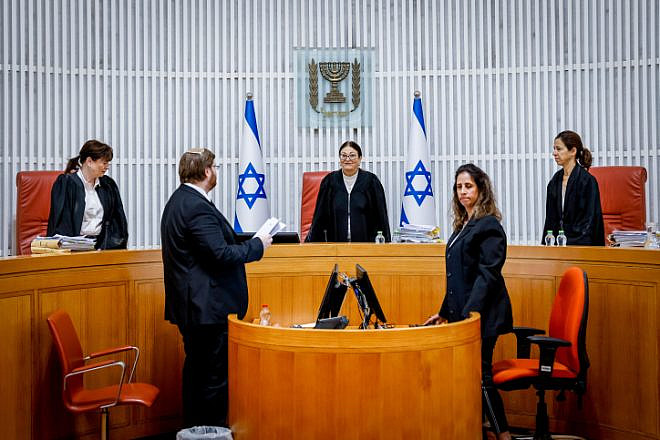 Former Supreme Court President Esther Hayut (center) arrives for a hearing in Jerusalem, Dec. 8, 2022. Photo by Olivier Fitoussi/Flash90.