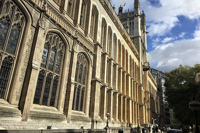 Maughan Library at King's College London. Credit: KiloCharlieLima via Wikimedia Commons.