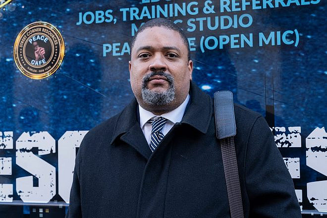 Manhattan District Attorney-Elect Alvin Bragg attends a meeting with activists against gun violence at the SAVE office in East Harlem, N.Y., on Nov. 19, 2021. Credit: Lev Radin/Shutterstock.