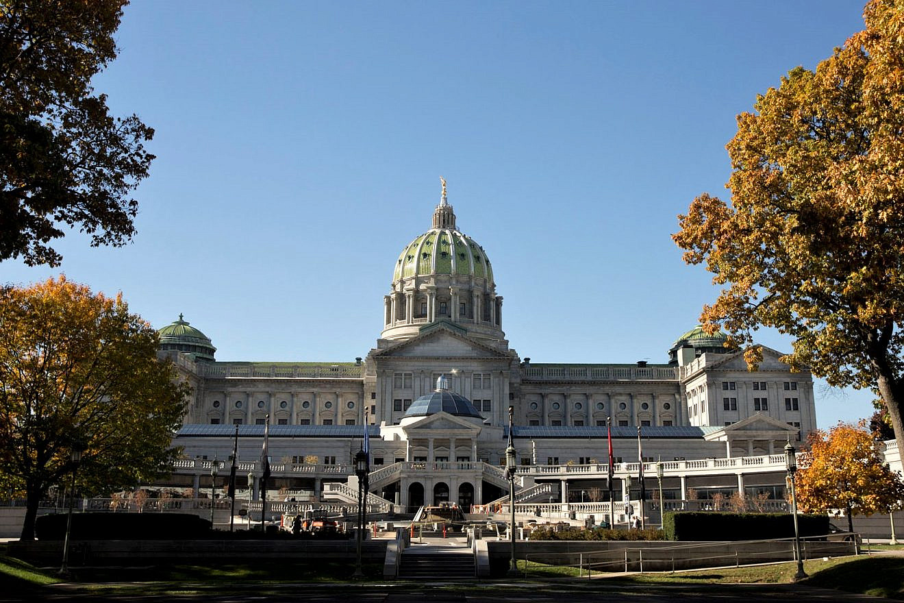 The Pennsylvania State Capitol in Harrisburg, Pa. Credit: Wikimedia Commons.