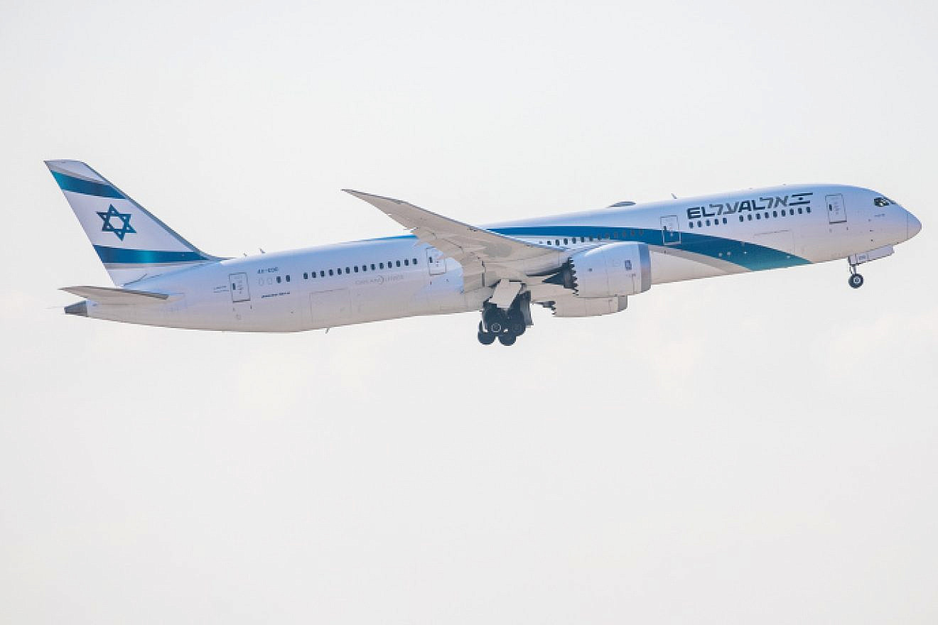 An El Al airliner takes off from Ben-Gurion International Airport on Oct. 25, 2021. Photo by Yossi Aloni/Flash90.