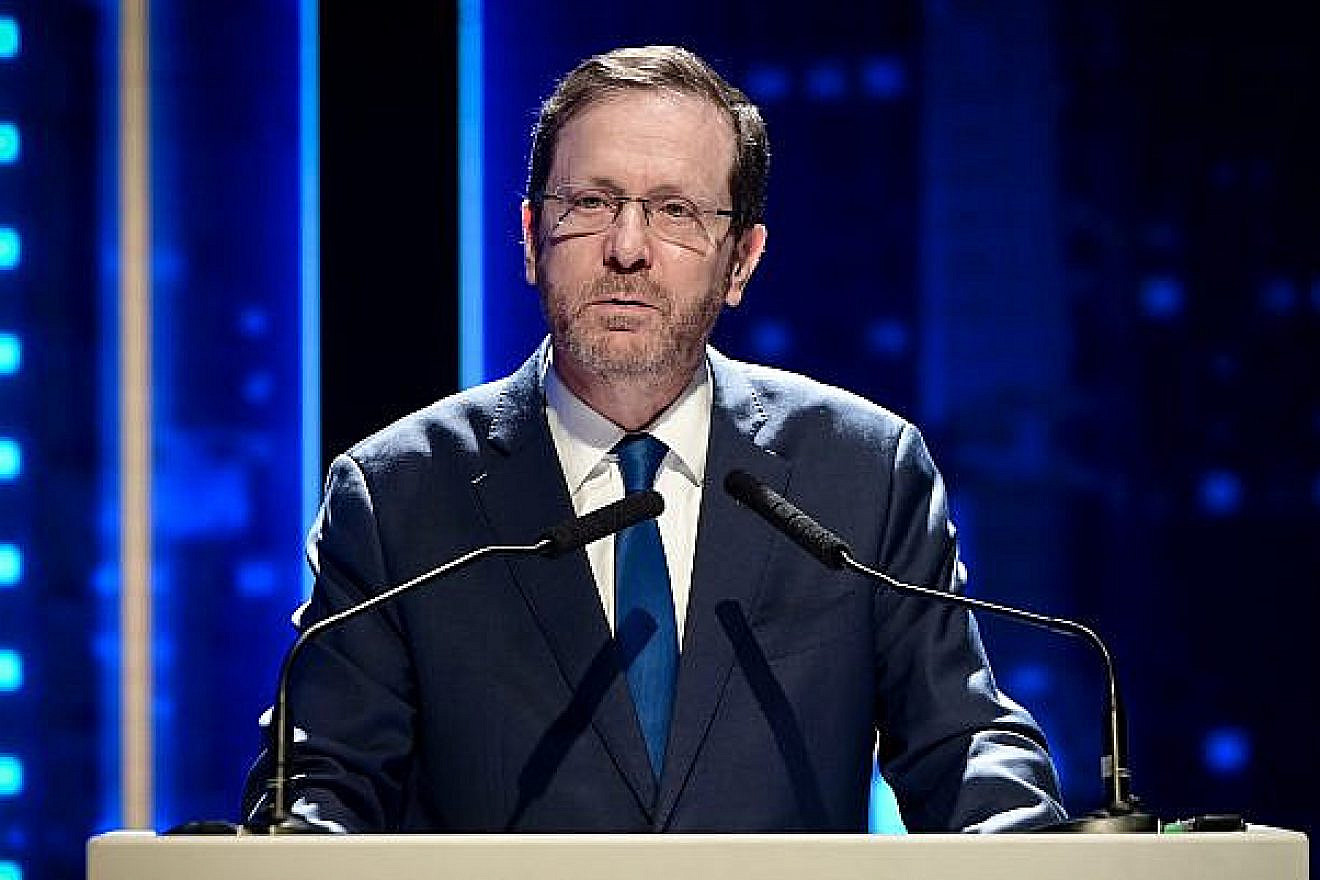 Israeli President Isaac Herzog attends an Honorary Citizenship Ceremony in Tel Aviv, March 13, 2023. Photo by Avshalom Sassoni/Flash90.