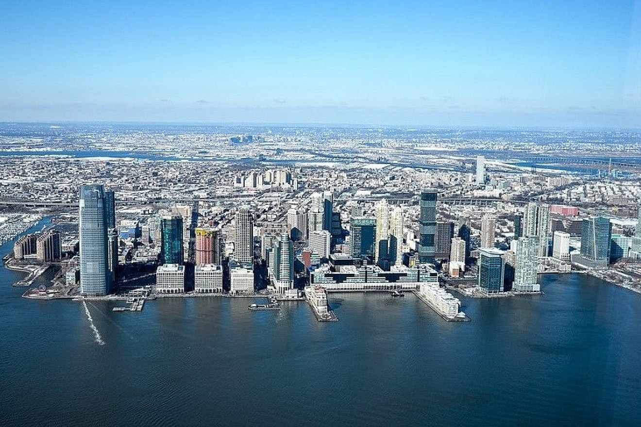 New Jersey skyline. Credit: Leonhard Niederwimmer via Pixabay.