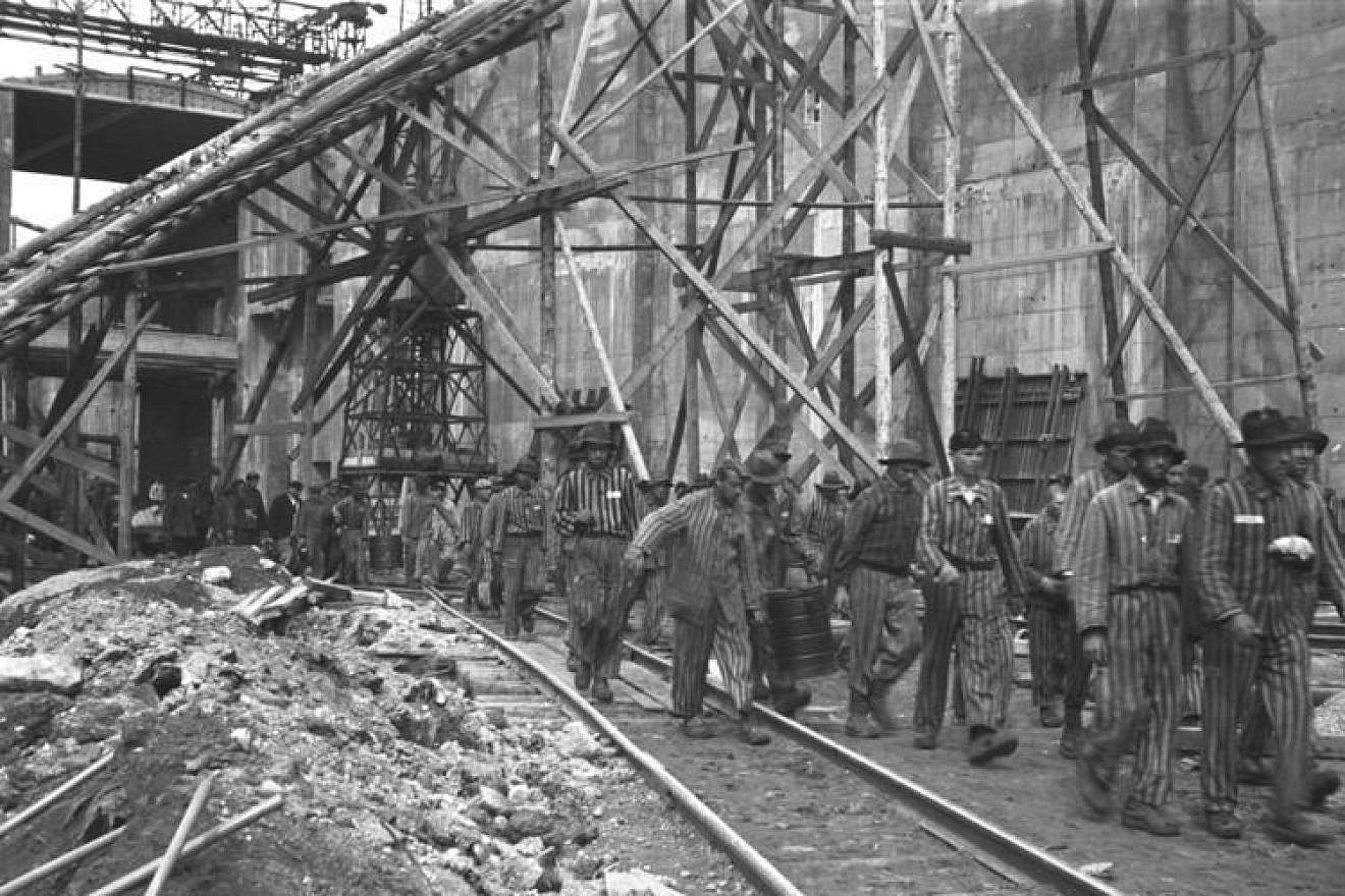 Forced concentration camp labor at U-boat pens in Bremen, 1944. Source: German Federal Archive via Wikimedia Commons.