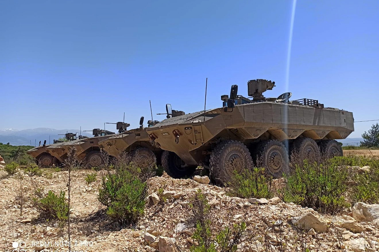 Nahal Brigade infantrymen drill for the first time with Eitan APCs, May 28, 2023. Credit: Ministry of Defense Spokesperson’s Office and IDF Spokesperson’s Unit.
