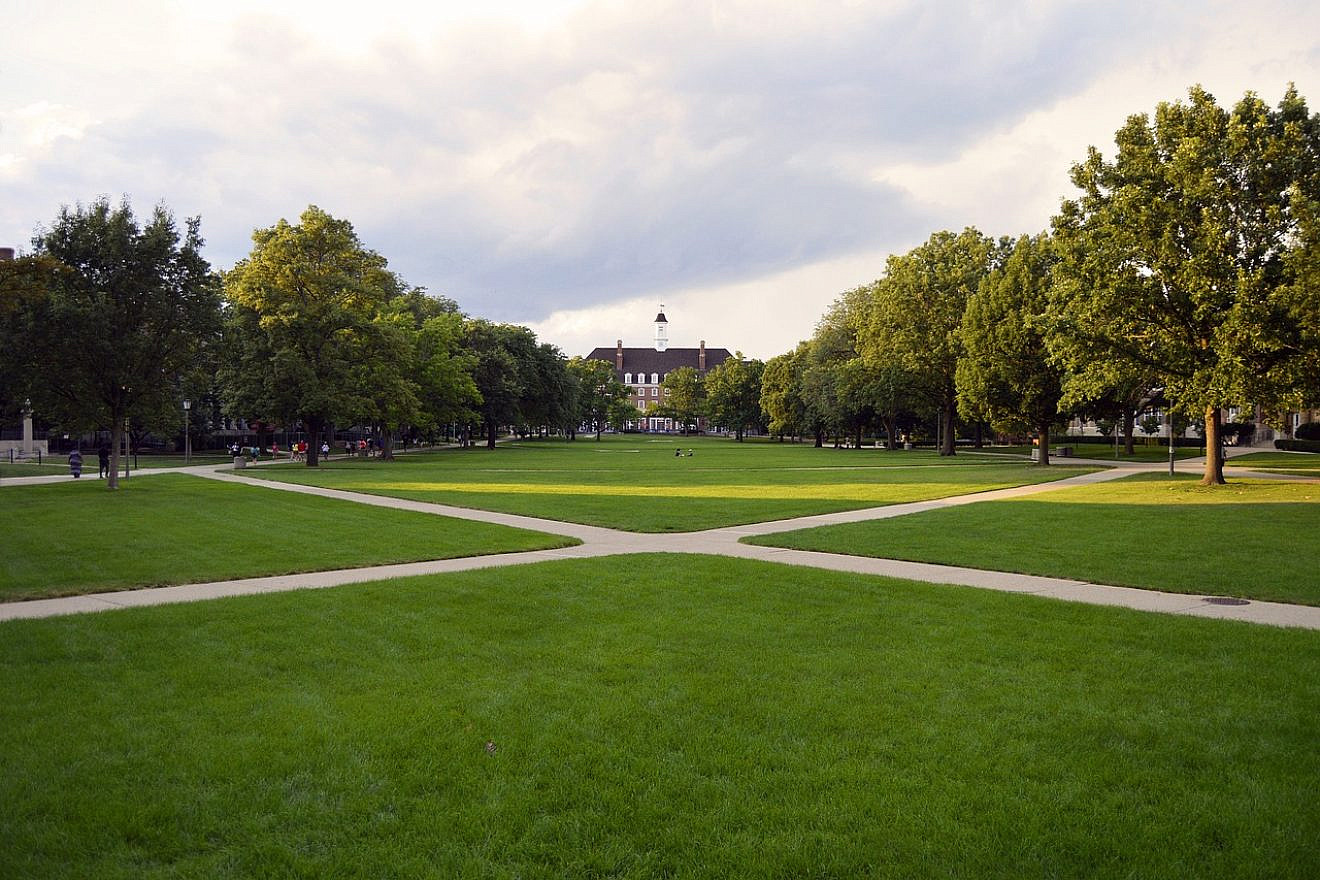 College campus. Credit: Pixabay.