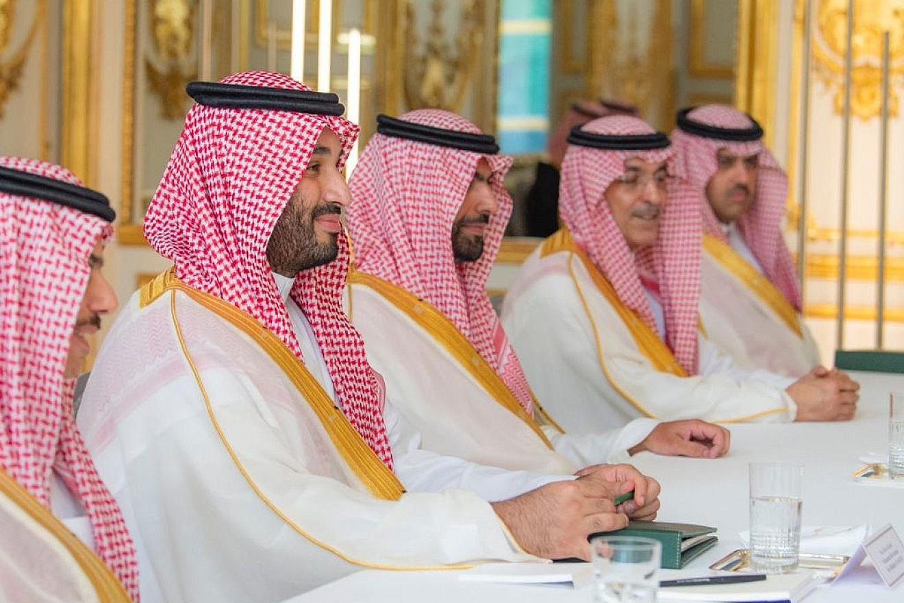 Saudi Crown Prince Mohammed bin Salman (second from left) at a meeting with French President Emanuel Macron in Paris, June 16, 2023. Source: Twitter.