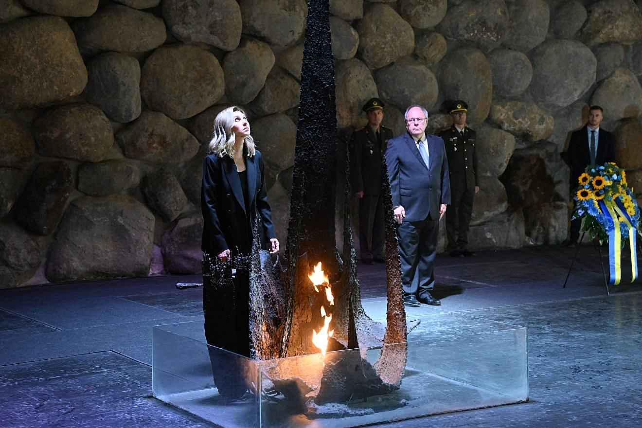 First lady of Ukraine Olena Zelenska with Yad Vashem chairman Dani Dayan (at right) at the World Holocaust Remembrance Center in Jerusalem, June 20, 2023. Credit: Yad Vashem.