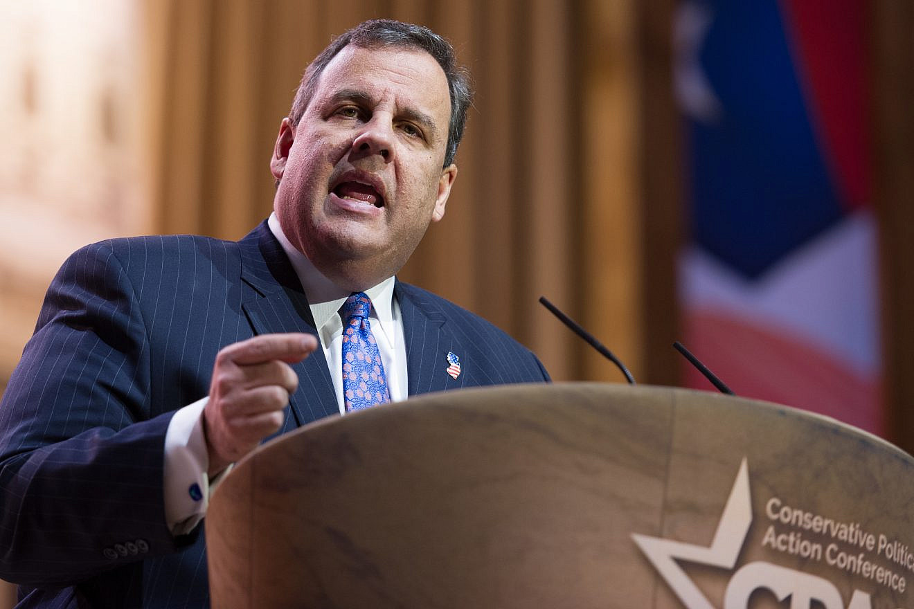 New Jersey Gov. Chris Christie speaks at the Conservative Political Action Conference  in Maryland on March 6, 2014. Photo by
Christopher Halloran/Shutterstock.